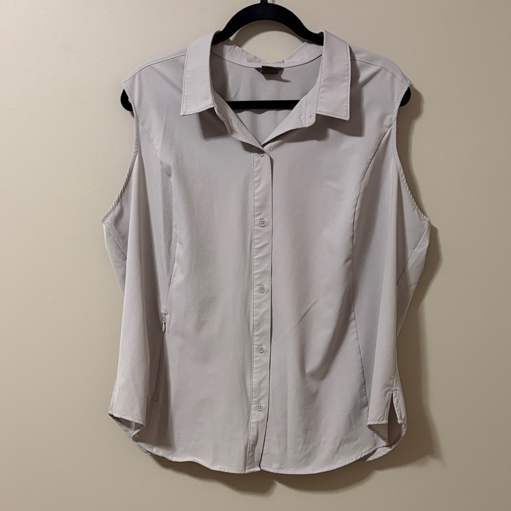 Eddie Bauer Gray Sleeveless Button-Down Shirt